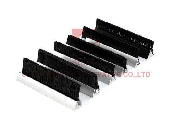 800 มิลลิเมตร ความแข็งแรงสูง Travelator Escalator การทําความสะอาดแปรงแถวสอง
